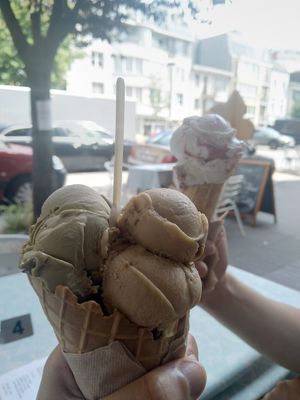 pistachio, Biscoff/speculoos, hazelnut, amarena, cheesecake... at IceLab NiceCream Creations in Antwerpen