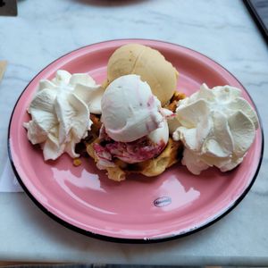 Cheesecake and Speculoos at IceLab NiceCream Creations in Antwerpen