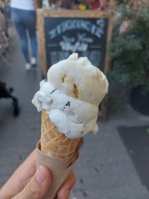 Straciatella & limoncello tiramisu at IceLab NiceCream Creations in Antwerpen