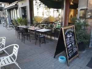 Outside at IceLab NiceCream Creations in Antwerpen