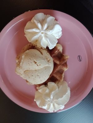 Yummy waffle at IceLab NiceCream Creations in Antwerpen