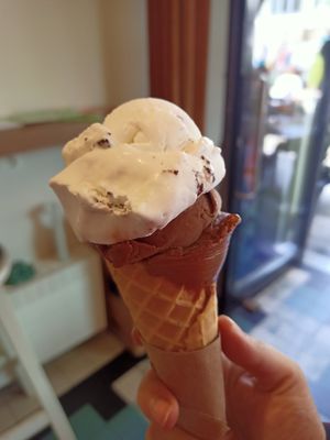 Choco and stracciatella at IceLab NiceCream Creations in Antwerpen