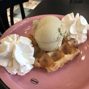 Pistachio ice cream, whipped cream & waffle - all plant based.   at IceLab NiceCream Creations in Antwerpen