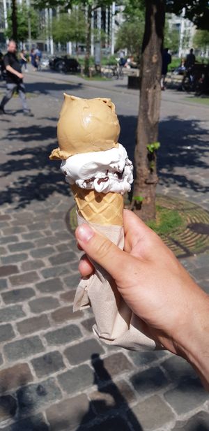 Coffee and tiramisu at IceLab NiceCream Creations in Antwerpen