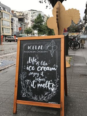 👌🏼 at IceLab NiceCream Creations in Antwerpen