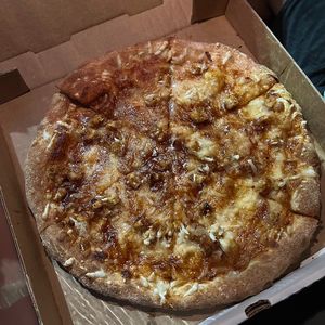 vegan bbq pizza at Slice of the Burg in St Petersburg