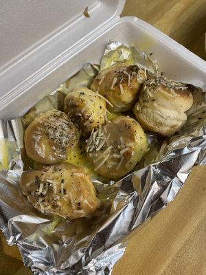 Garlic knots at Slice of the Burg in St Petersburg