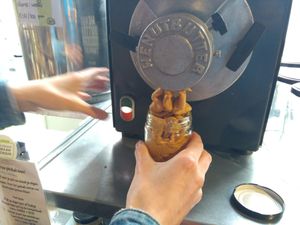 Make your own peanutbutter machine at De Nieuwe Graanschuur in Amersfoort