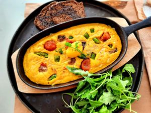 Omelet with asparagus and mushrooms at Koukoumi Hotel in Mykonos