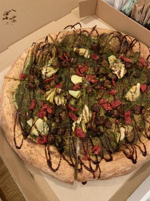 “Chicken” pesto pizza at Flatbread & Butter in St Petersburg