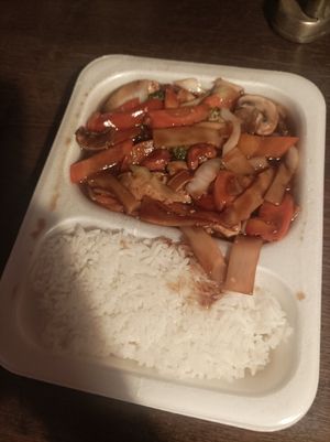 Tofu mit Gemüse und Cashews at Mai Asia in Hamburg