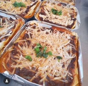 Lasaña mixta con salsa boloñesa de soya y salsa blanca at Sabroso y Vegano in Vina Del Mar