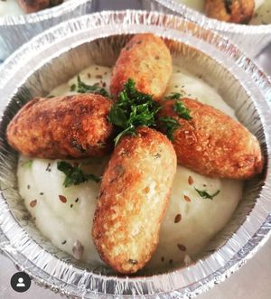 Puré de papas con falafel de garbanzos at Sabroso y Vegano in Vina Del Mar