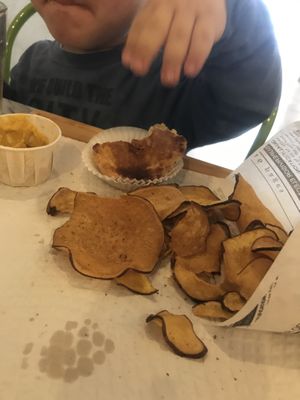 Sweet Potato chips at BEIJU HEALTHY FUN FOOD in Cascais