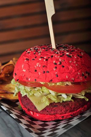 Beet Burguer at BEIJU HEALTHY FUN FOOD in Cascais