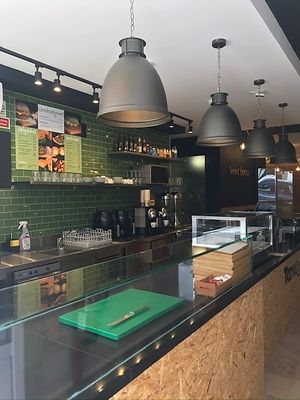 Ambiente alegre e descontraído.  at BEIJU HEALTHY FUN FOOD in Cascais