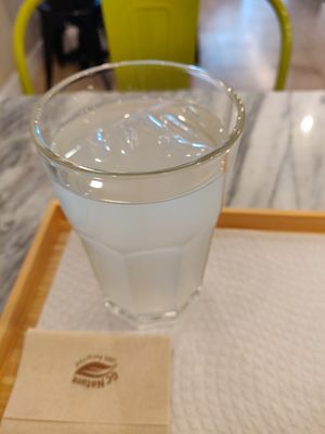 Lemonade at BEIJU HEALTHY FUN FOOD in Cascais