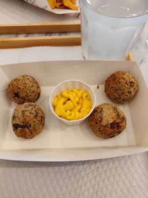 Mushroom balls 😋😋 at BEIJU HEALTHY FUN FOOD in Cascais