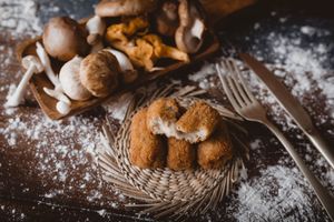 Setas Combinación de setas salteadas con un toque de ajo y perejil. at La Cuina de la Iaia in Argentona