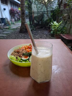 Pineapple coconut chia blend at Chia Eatery in Dumaguete