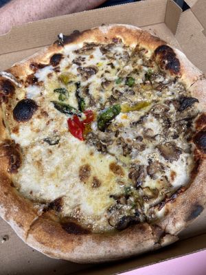 Jane Birkin, 1/2 without mushrooms at Dr Drooly in Munich