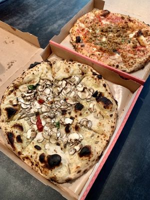 Trüffel Pizza￼  at Dr Drooly in Munich