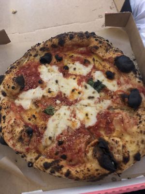 Pizza Margherita  at Dr Drooly in Munich