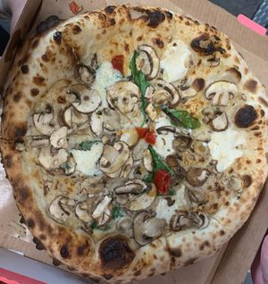 Pizza Jane Birkin  at Dr Drooly in Munich