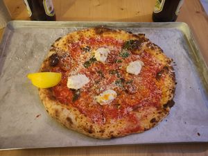 Puglia pizza and Augustiner non-alcoholic beer at Dr Drooly in Munich