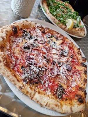 Funghi & Ham with Onions at Dr Drooly in Munich