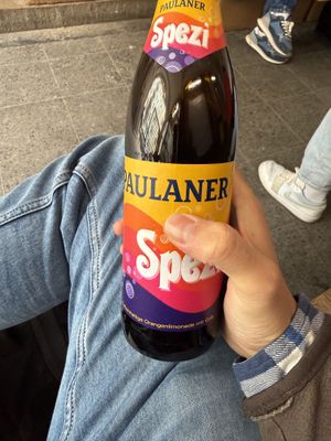 Cheeky Spezi sitting in the entryway  at Dr Drooly in Munich