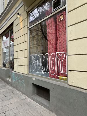 Outsidee  at Dr Drooly in Munich