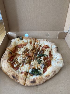 Margherita with sausage at Dr Drooly in Munich