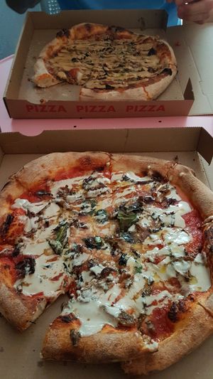 Margherita and Happy pig(up) at Dr Drooly in Munich