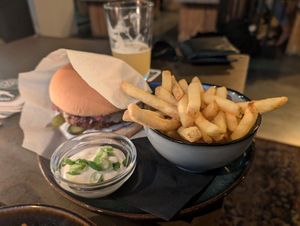 "cheese" burger at Majornas Bryggeri in Gothenburg