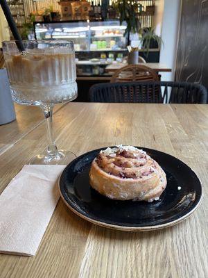 Raspberry and almond bun at Kringel in Tallinn