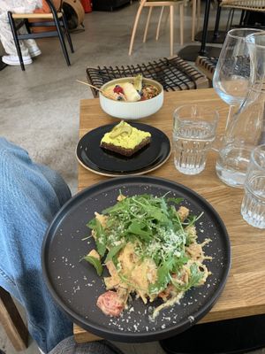 Smoked tofu pasta & other goodies  at Kringel in Tallinn