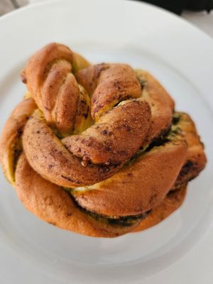 Pesto + vegan Cheese Roll at Kringel in Tallinn
