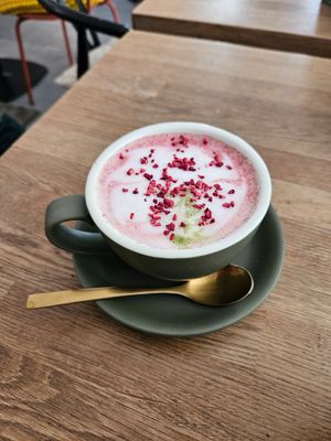 Matcha Raspberry latte with peamilk at Kringel in Tallinn