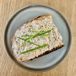 Brot mit Räuchertofuaufstrich  at Kringel in Tallinn