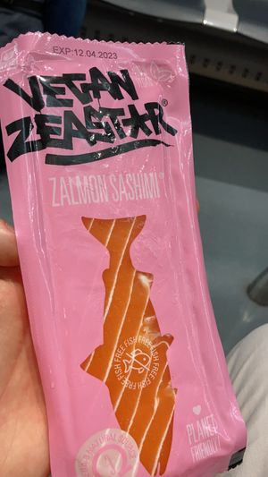 Zalmon sashimi at Dun Yong  in Amsterdam