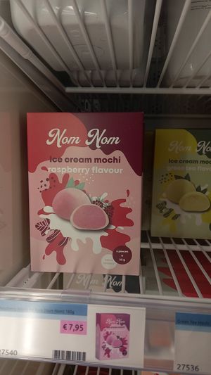 raspberry mochi is vegan at Dun Yong  in Amsterdam