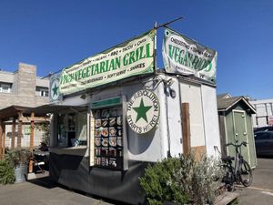 Food truck  at Viva! Vegetarian Grill - Food Cart in Eugene