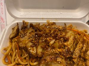 Vegane Ente mit Udon-Nudeln  at Thuy Phat Sushi Express in Hannover