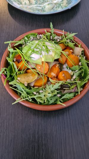 Ofengemüse Bowl (vegan) at Green Bee in Rinteln