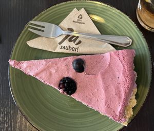Blaubeertarte (vegan)  at Green Bee in Rinteln
