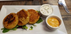 Chickpea "crab cakes" at Pizzanada in Bloomfield