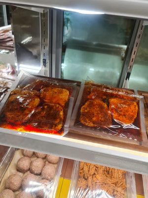 Hot Chicken  ~ 10/2/22 at Love Handle in Central Singapore