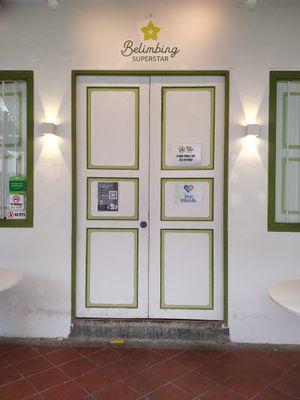 Love handle burgers at Love Handle in Central Singapore