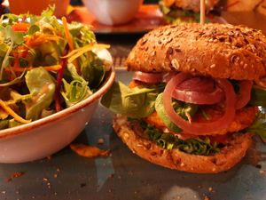 Iss-das-bunt Burger (limited edition) at Peter Pane in Dusseldorf